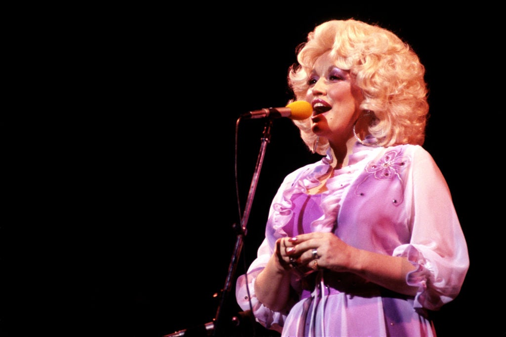 La estrella del country Dolly Parton muere a los 80 años La estrella del country Dolly Parton muere a los 80 años