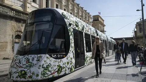 CAF se adjudica el suministro de 15 unidades tren-tram para Île-de-France Mobilités por 150 millones CAF se adjudica el suministro de 15 unidades tren-tram para Île-de-France Mobilités por 150 millones