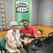 Paquita Seguí y Carlos Roca en los estudios de Onda Cero. Paquita Seguí y Carlos Roca en los estudios de Onda Cero.