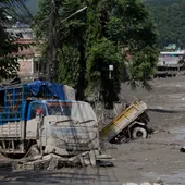 Las aguas de la inundación arrasan Trishuli Bazar tras una riada repentina, en el distrito de Nuwakot, Nepal, el 26 de agosto de 2026. Las aguas de la inundación arrasan Trishuli Bazar tras una riada repentina, en el distrito de Nuwakot, Nepal, el 26 de agosto de 2026.