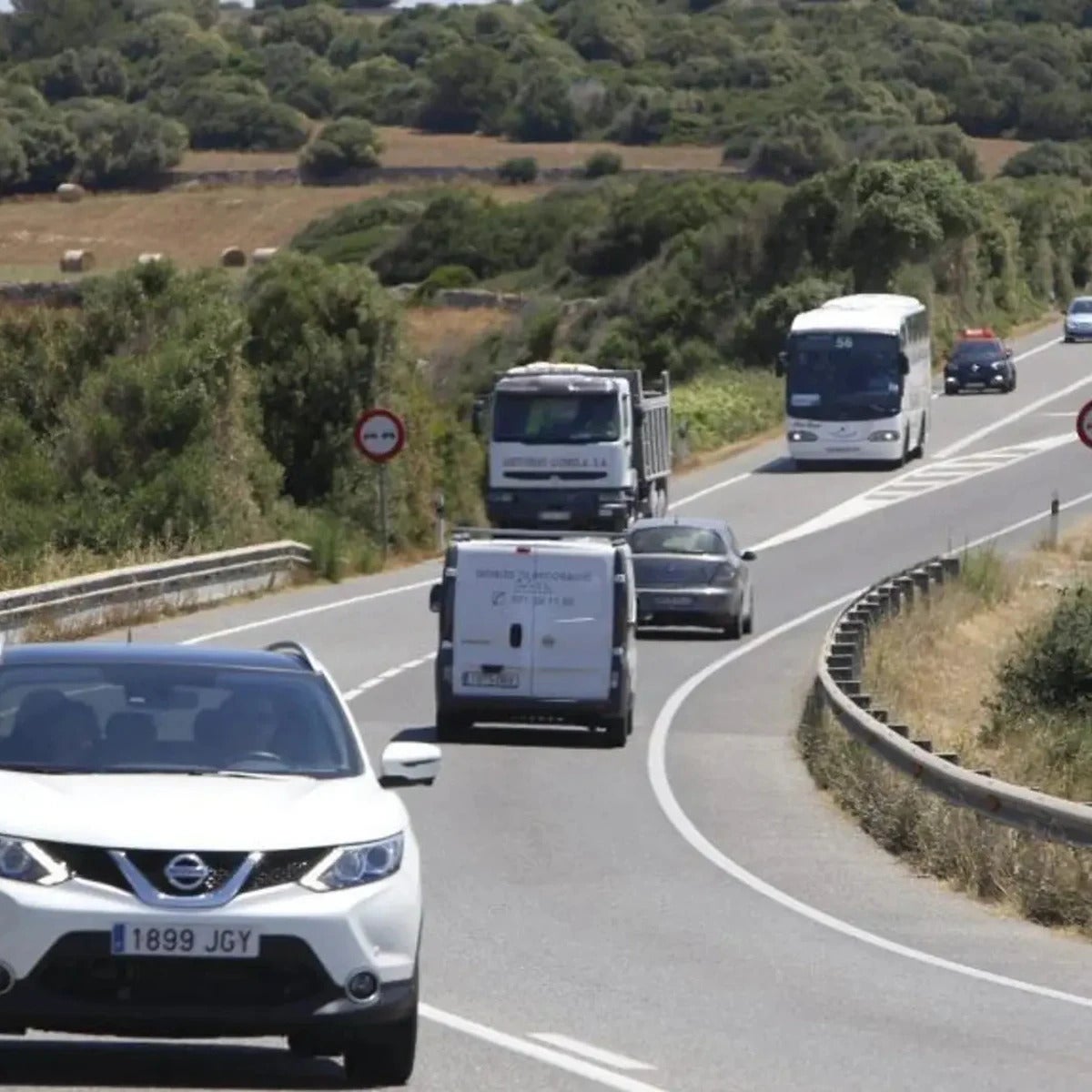 Menorca da un paso decisivo para limitar la entrada de vehículos y combatir la saturación del tráfico Menorca da un paso decisivo para limitar la entrada de vehículos y combatir la saturación del tráfico