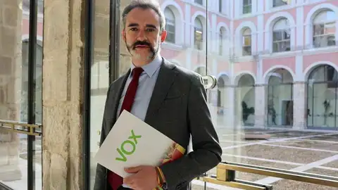 VOX solicita un estudio técnico sobre el tramo de la A-67 que se ha cobrado la vida de cinco personas durante este verano .