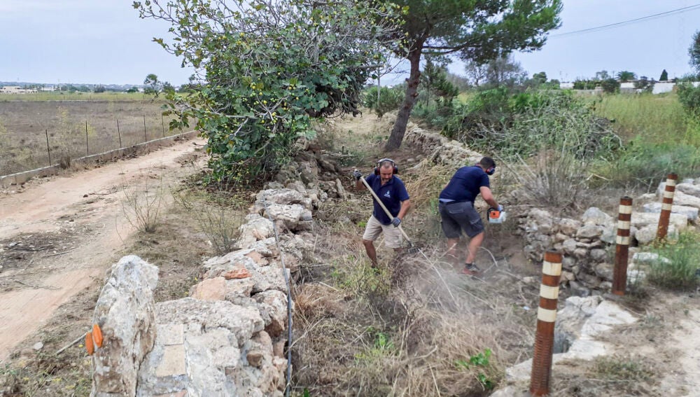 Comienzan los trabajos de limpieza de canales, acequias y cunetas en Formentera