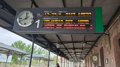 El tren entre Teruel y Zaragoza se retrasa hasta marzo El tren entre Teruel y Zaragoza se retrasa hasta marzo