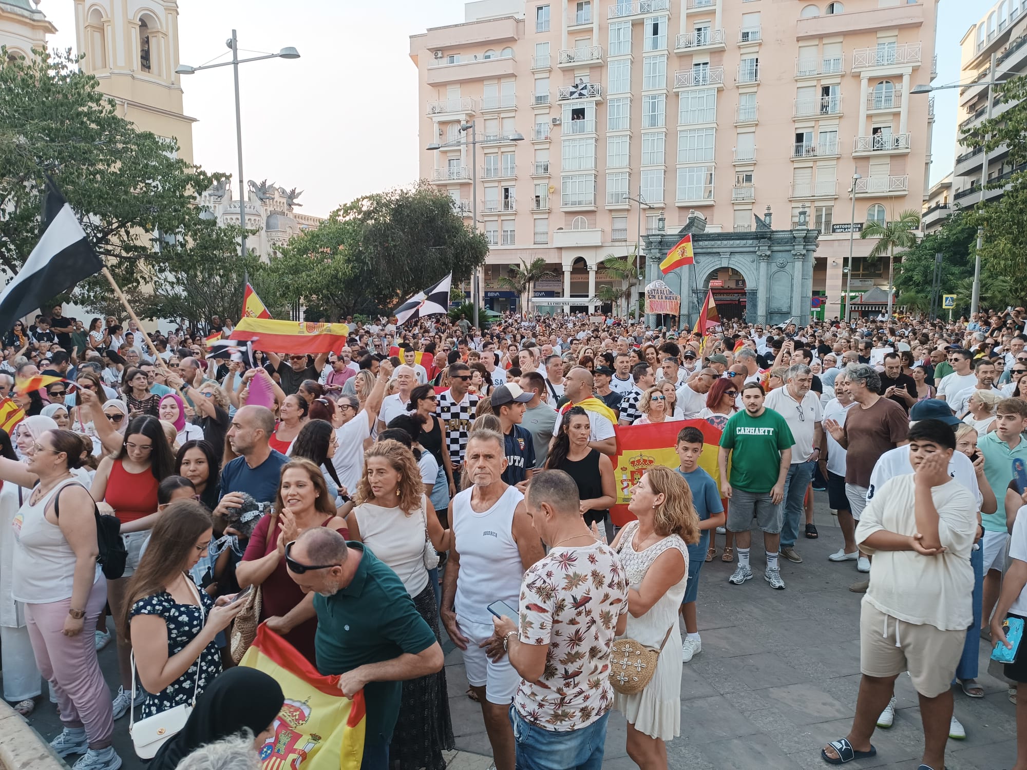 El Ayuntamiento de Albacete convoca una concentración en señal de apoyo a Ceuta este miércoles El Ayuntamiento de Albacete convoca una concentración en señal de apoyo a Ceuta este miércoles