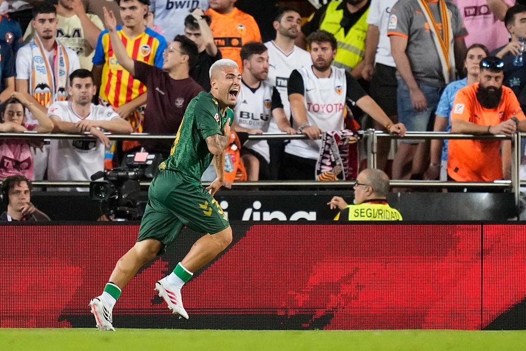 El padre de Pablo García celebra el estreno goleador de su hijo: "Desde que marcó no podía dejar de llorar" El padre de Pablo García celebra el estreno goleador de su hijo: "Desde que marcó no podía dejar de llorar"