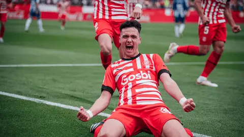 Arnau Martínez llega a Paterna Arnau Martínez llega a Paterna