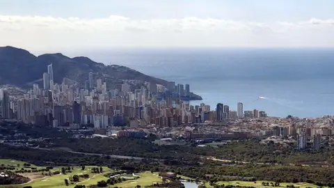 Benidorm activa su primer gemelo digital para el cálculo de su población flotante y la mejor gestión de los servicios públicos Benidorm activa su primer gemelo digital para el cálculo de su población flotante y la mejor gestión de los servicios públicos