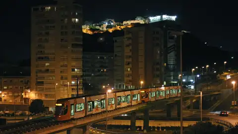 El tramnochador de Alicante ofrece su último servicio nocturno de verano este sábado El tramnochador de Alicante ofrece su último servicio nocturno de verano este sábado