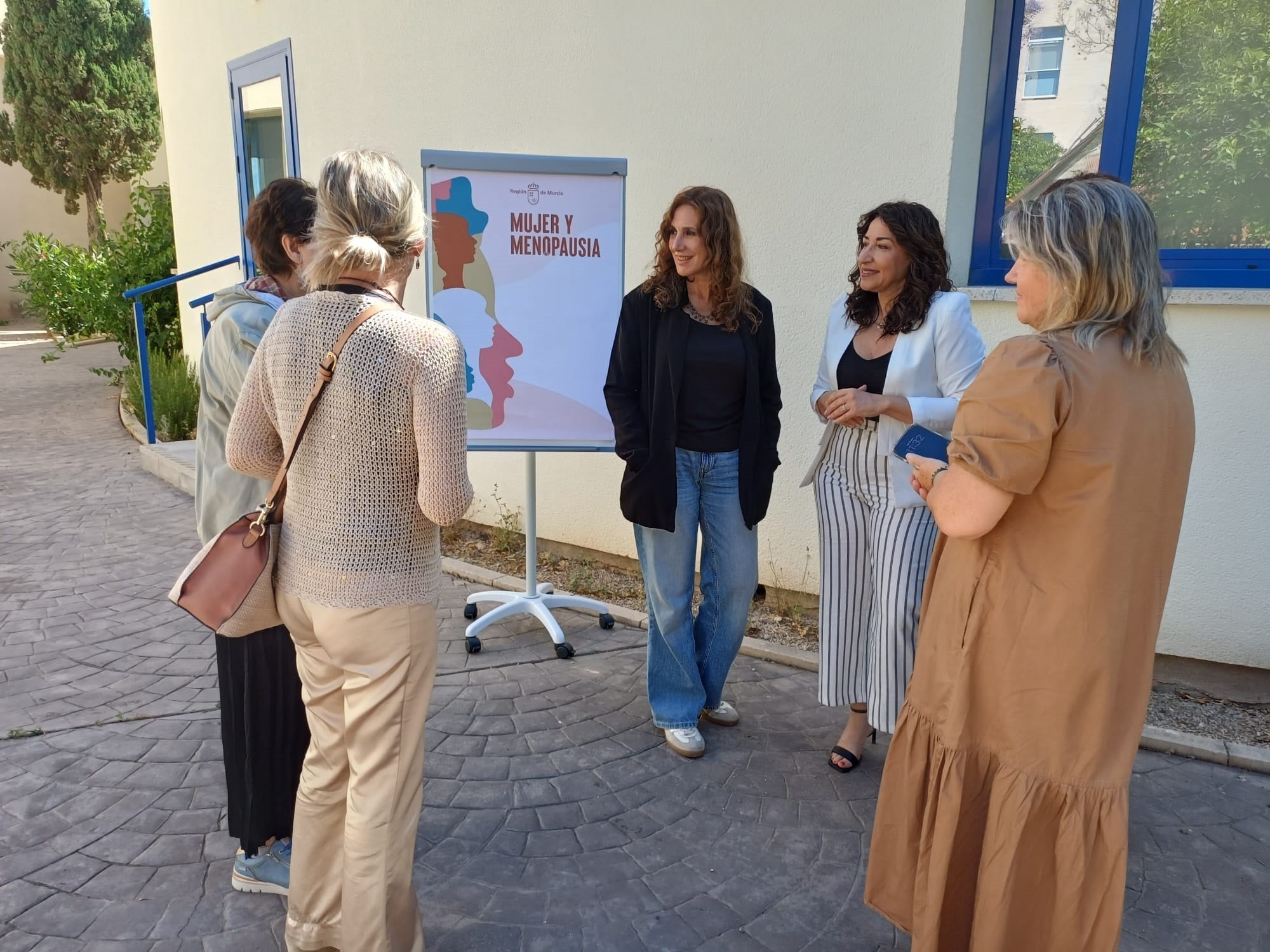 ¿Menopausia en hombres?: La Agencia de Seguridad Alimentaria revisará su informe tras la polémica ¿Menopausia en hombres?: La Agencia de Seguridad Alimentaria revisará su informe tras la polémica