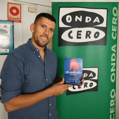 Mohamed Chendri en los estudios de Onda Cero