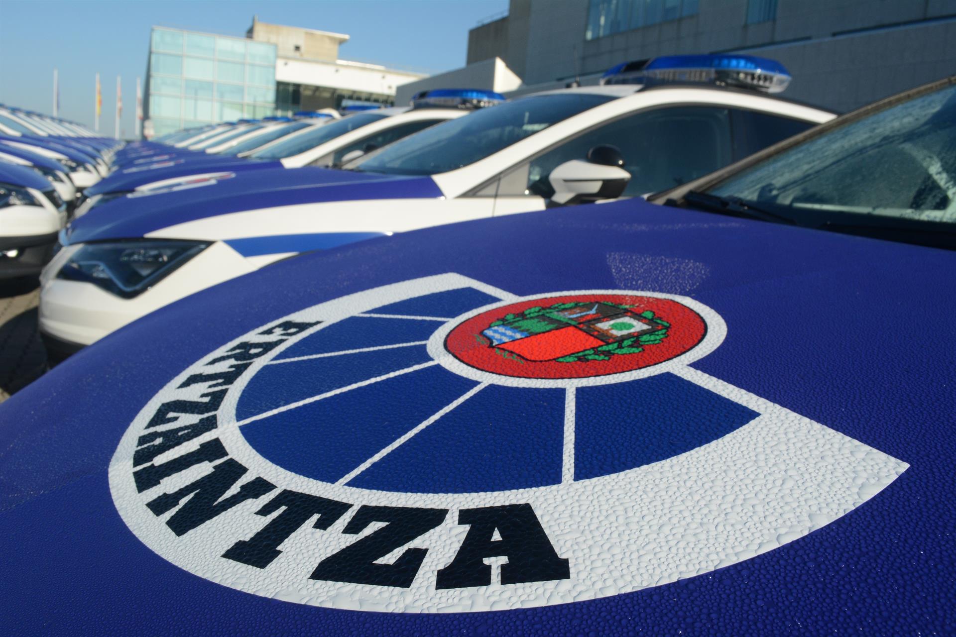 La Ertzaintza detiene a un hombre por un robo con violencia y por dos robos anteriores a ancianas en Vitoria La Ertzaintza detiene a un hombre por un robo con violencia y por dos robos anteriores a ancianas en Vitoria