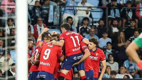Osasuna gana y cierra un ciclo Kike Barja marcó el gol del empate y Budimir, de penalti, el de la remontada