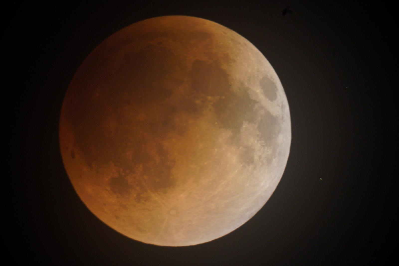 La Tórdiga se prepara para una madrugada de eclipse parcial de Luna La Tórdiga se prepara para una madrugada de eclipse parcial de Luna