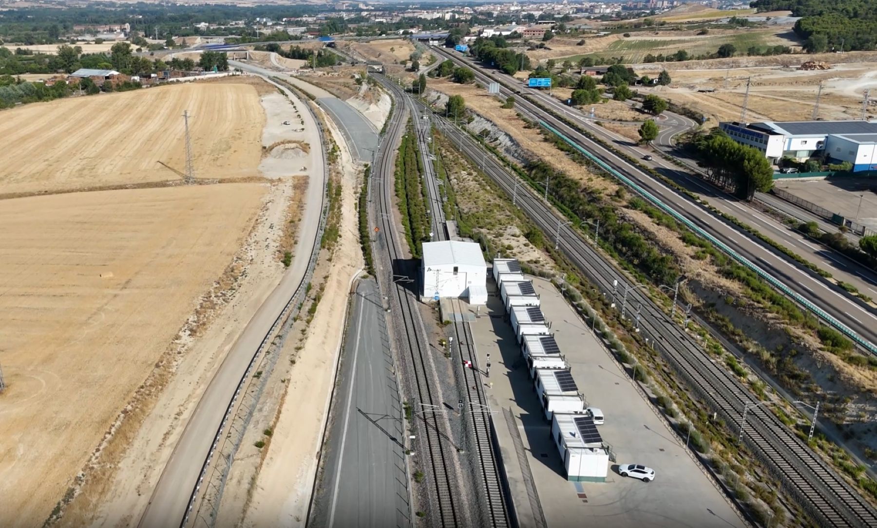 Adif vuelve a poner en servicio el cambiador de Villamuriel, recuperando los tiempos de viaje de los trenes con origen y destino SantandeR Adif vuelve a poner en servicio el cambiador de Villamuriel, recuperando los tiempos de viaje de los trenes con origen y destino SantandeR