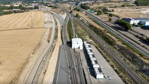 Adif vuelve a poner en servicio el cambiador de Villamuriel, recuperando los tiempos de viaje de los trenes con origen y destino SantandeR .