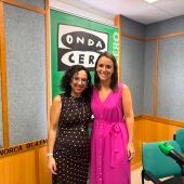 Patricia Pons, paciente, y Laura Gomila, especialista.