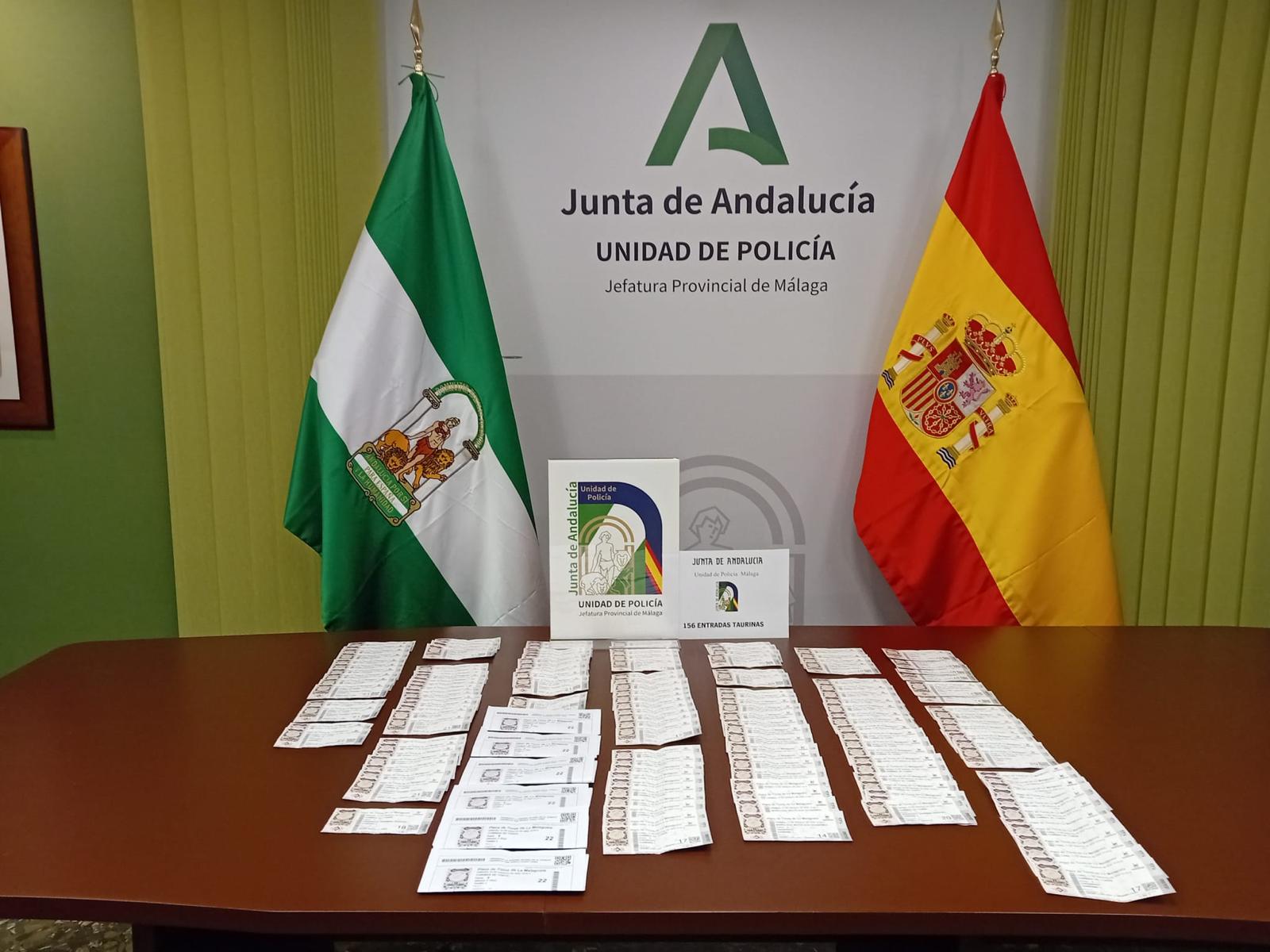 La Policía Adscrita interviene 156 entradas en la reventa durante la Feria Taurina de Málaga 2026 La Policía Adscrita interviene 156 entradas en la reventa durante la Feria Taurina de Málaga 2026