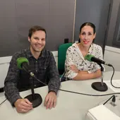Norman Suárez y Susana Pascual en los estudios de Onda Cero Gijón Norman Suárez y Susana Pascual en los estudios de Onda Cero Gijón