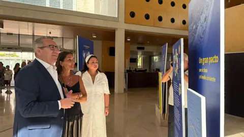 La Generalitat destaca el liderazgo europeo de Benidorm durante la clausura de la exposición por los 40 años de España en la UE La Generalitat destaca el liderazgo europeo de Benidorm durante la clausura de la exposición por los 40 años de España en la UE
