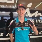 Máximo Quiles, líder del Mundial de Moto3