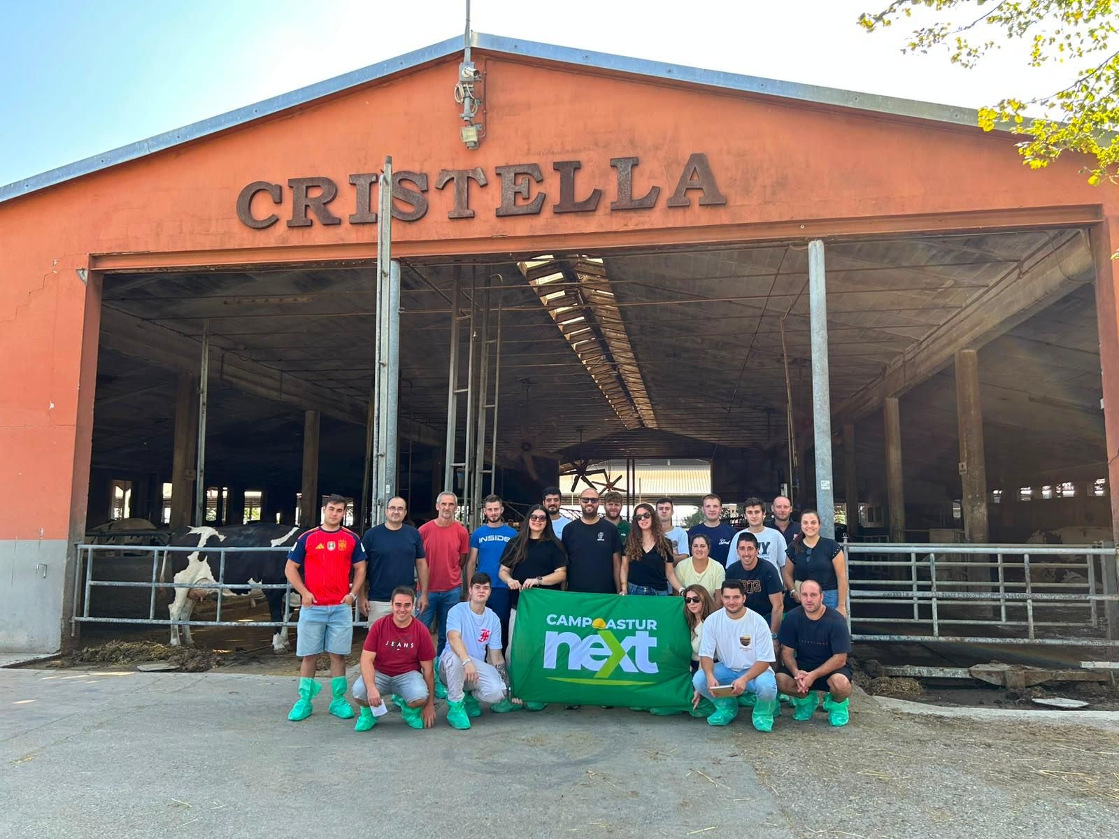 Regresan de Italia los 16 jóvenes ganaderos que participan en el programa 'Campoastur Next' Regresan de Italia los 16 jóvenes ganaderos que participan en el programa 'Campoastur Next'