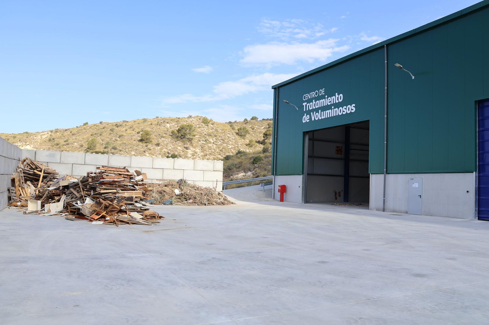 El Consorci Mare invertirá 668.000 euros en nueva maquinaria para mejorar el reciclaje de residuos El Consorci Mare invertirá 668.000 euros en nueva maquinaria para mejorar el reciclaje de residuos