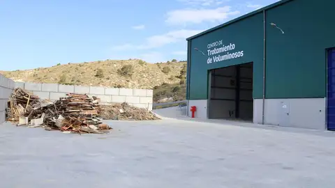El Consorci Mare invertirá 668.000 euros en nueva maquinaria para mejorar el reciclaje de residuos El Consorci Mare invertirá 668.000 euros en nueva maquinaria para mejorar el reciclaje de residuos