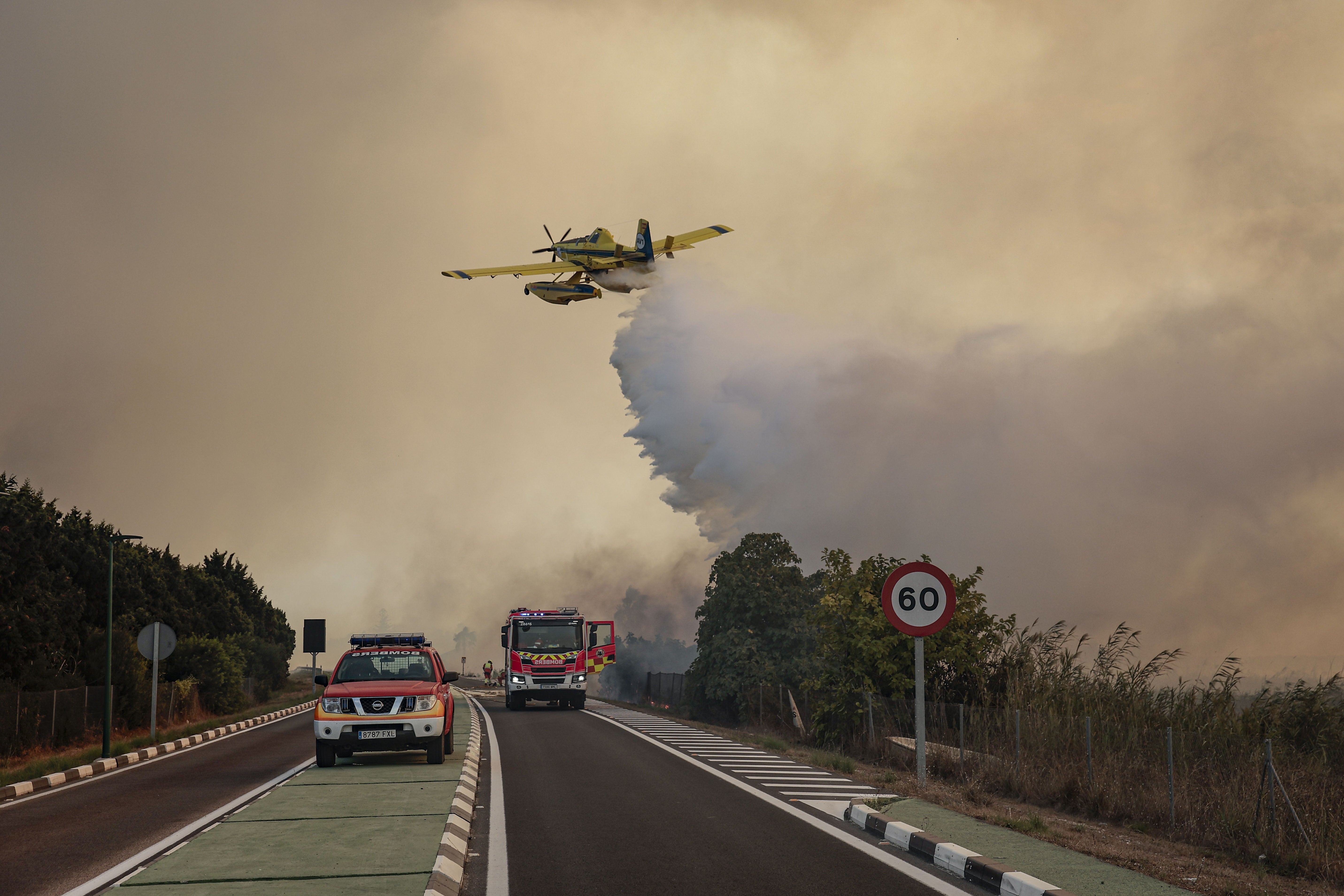 Una de las imágenes de los trabajos de extinción del incendio forestal de El Saler (València) de finales de agosto 2026 Una de las imágenes de los trabajos de extinción del incendio forestal de El Saler (València) de finales de agosto 2026