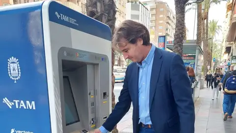 La línea 7P duplicará su capacidad a primera hora para facilitar los traslados a los polígonos La línea 7P duplicará su capacidad a primera hora para facilitar los traslados a los polígonos
