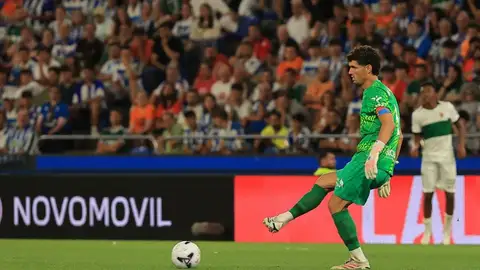 Dituro, en el partido en Riazor entre el Deportivo y el Elche. Dituro, en el partido en Riazor entre el Deportivo y el Elche.