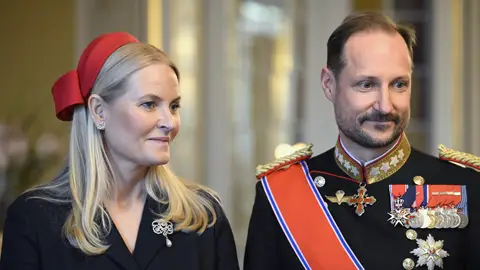 El nuevo rey de Noruega llega al trono en plena tormenta familiar: las polémicas que rodean a Haakon VIII El nuevo rey de Noruega llega al trono en plena tormenta familiar: las polémicas que rodean a Haakon VIII / Europa Press / Contacto / POOL DIDIER LEBRUN