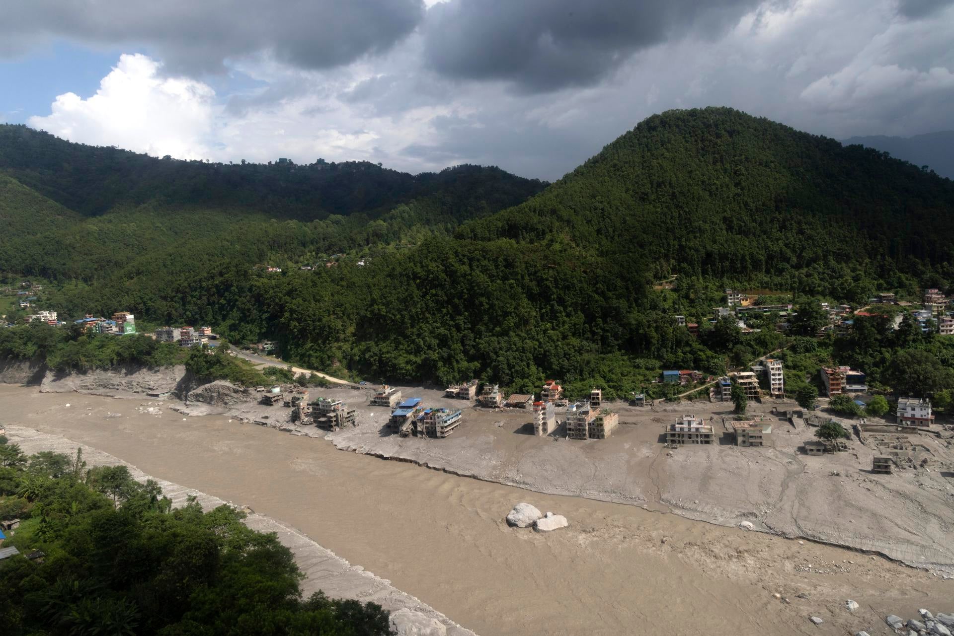 Una zona arrasada por la riada de Nepal Una zona arrasada por la riada de Nepal