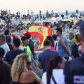  Protestas en Ceuta contra la crisis migratoria este viernes en la playa de El Trampolín. 