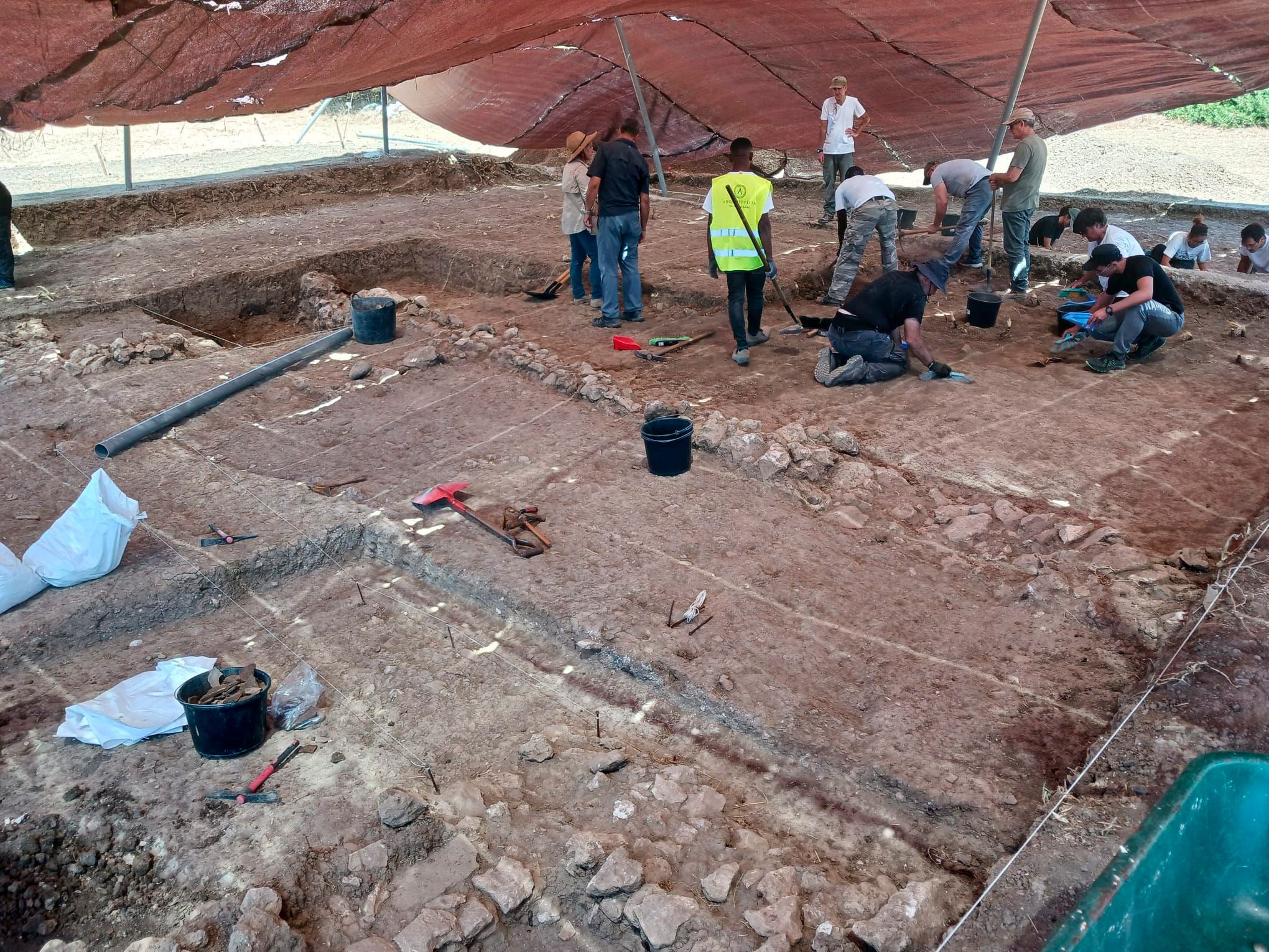 El Cerro del Villar vuelve a abrirse a la arqueología para descubrir los orígenes de la Málaga fenicia El Cerro del Villar vuelve a abrirse a la arqueología para descubrir los orígenes de la Málaga fenicia