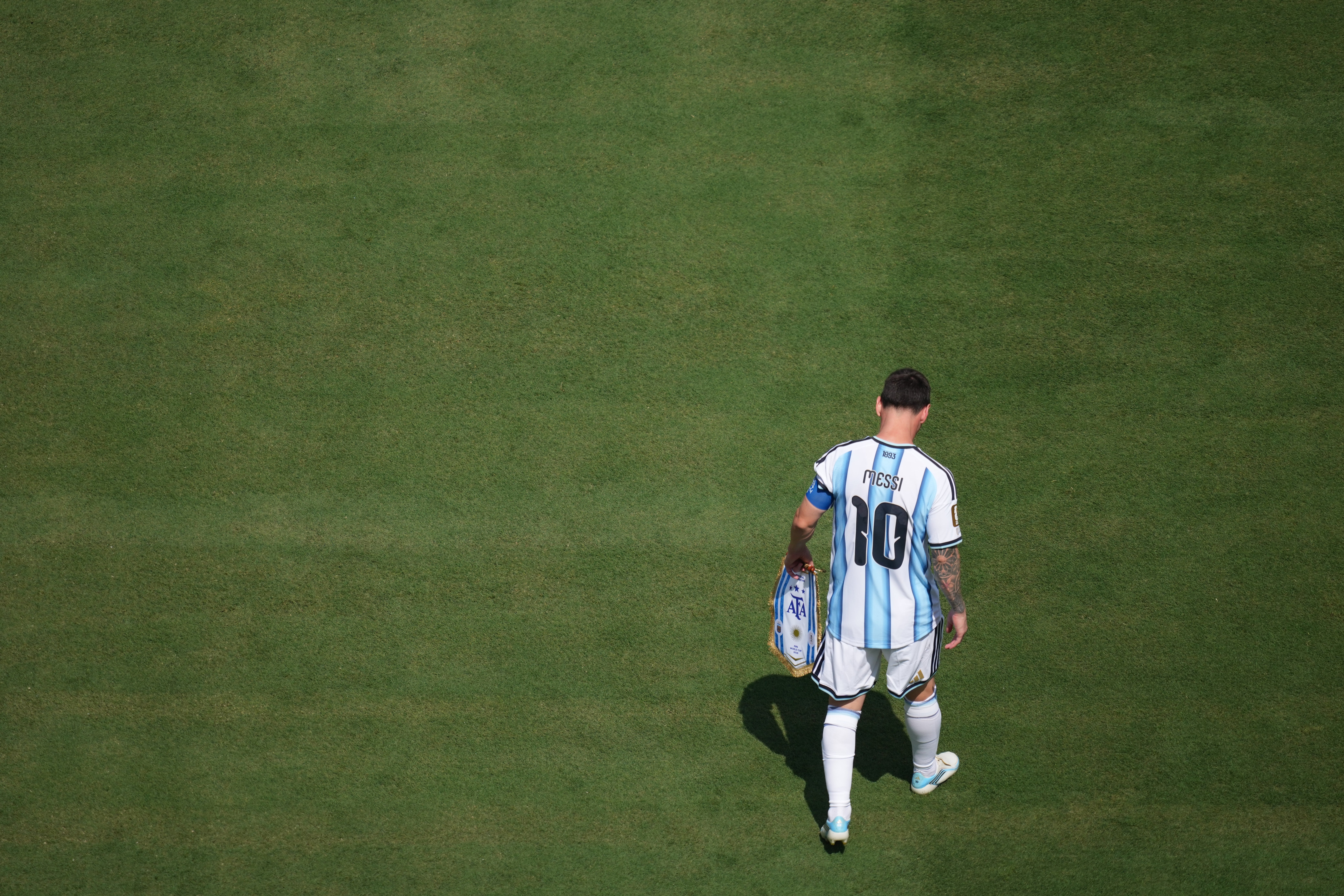 Leo Messi anuncia su retirada de la selección argentina: "Ya no tengo más para dar" Leo Messi anuncia su retirada de la selección argentina: "Ya no tengo más para dar"