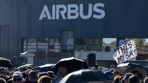 Deciden este lunes cuándo irán a huelga los trabajadores de Airbus Deciden este lunes cuándo irán a huelga los trabajadores de Airbus