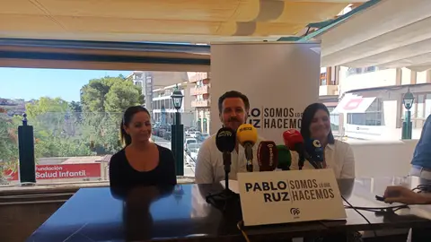 De izquierda a derecha: Inma Mora, Pablo Ruz y María Bonmatí. De izquierda a derecha: Inma Mora, Pablo Ruz y María Bonmatí.