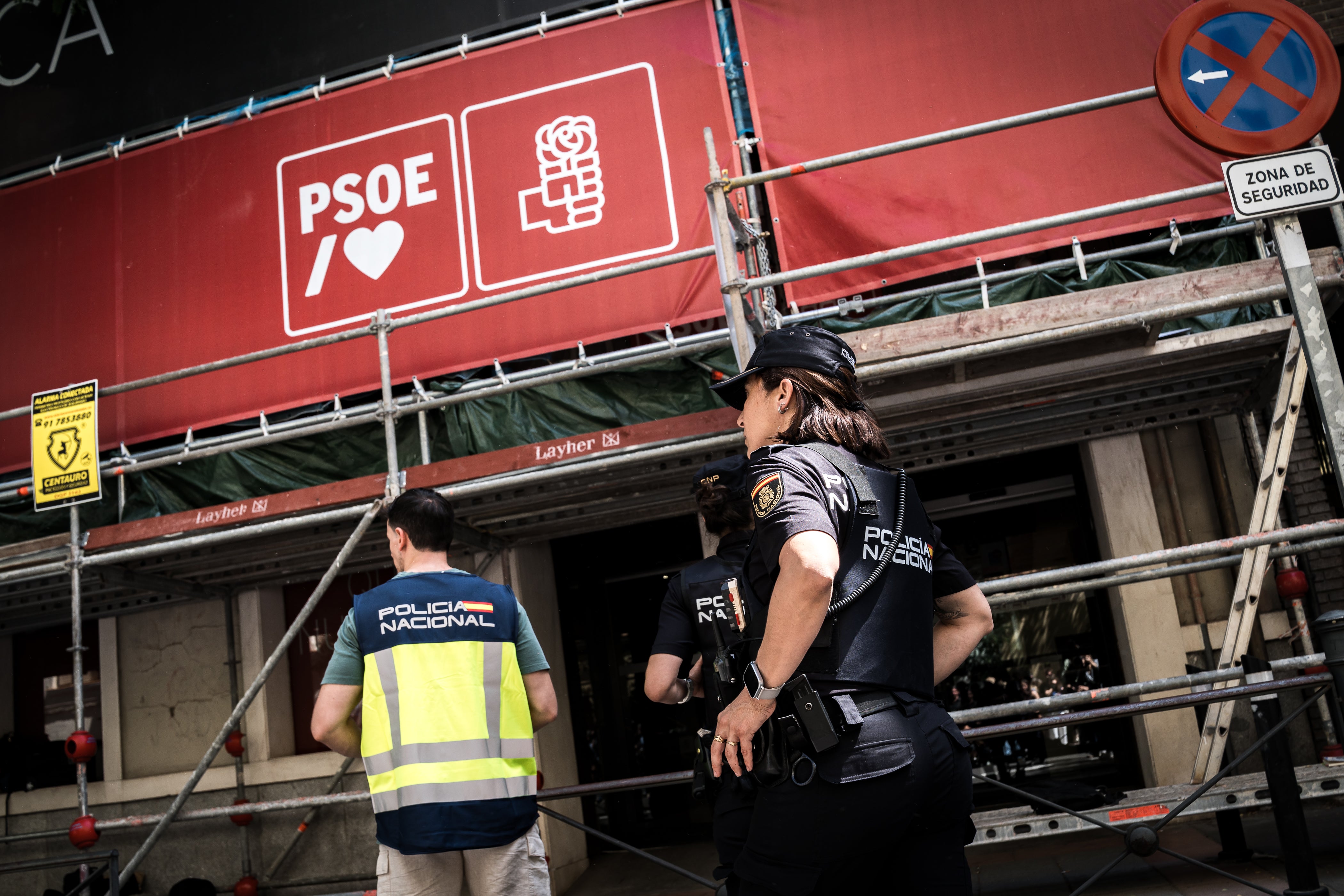 Agents of the National Police at the national headquarters of the PSOE in Ferraz, on 27 May, 2026 in Madrid, Spain. Agents of the National Police at the national headquarters of the PSOE in Ferraz, on 27 May, 2026 in Madrid, Spain.