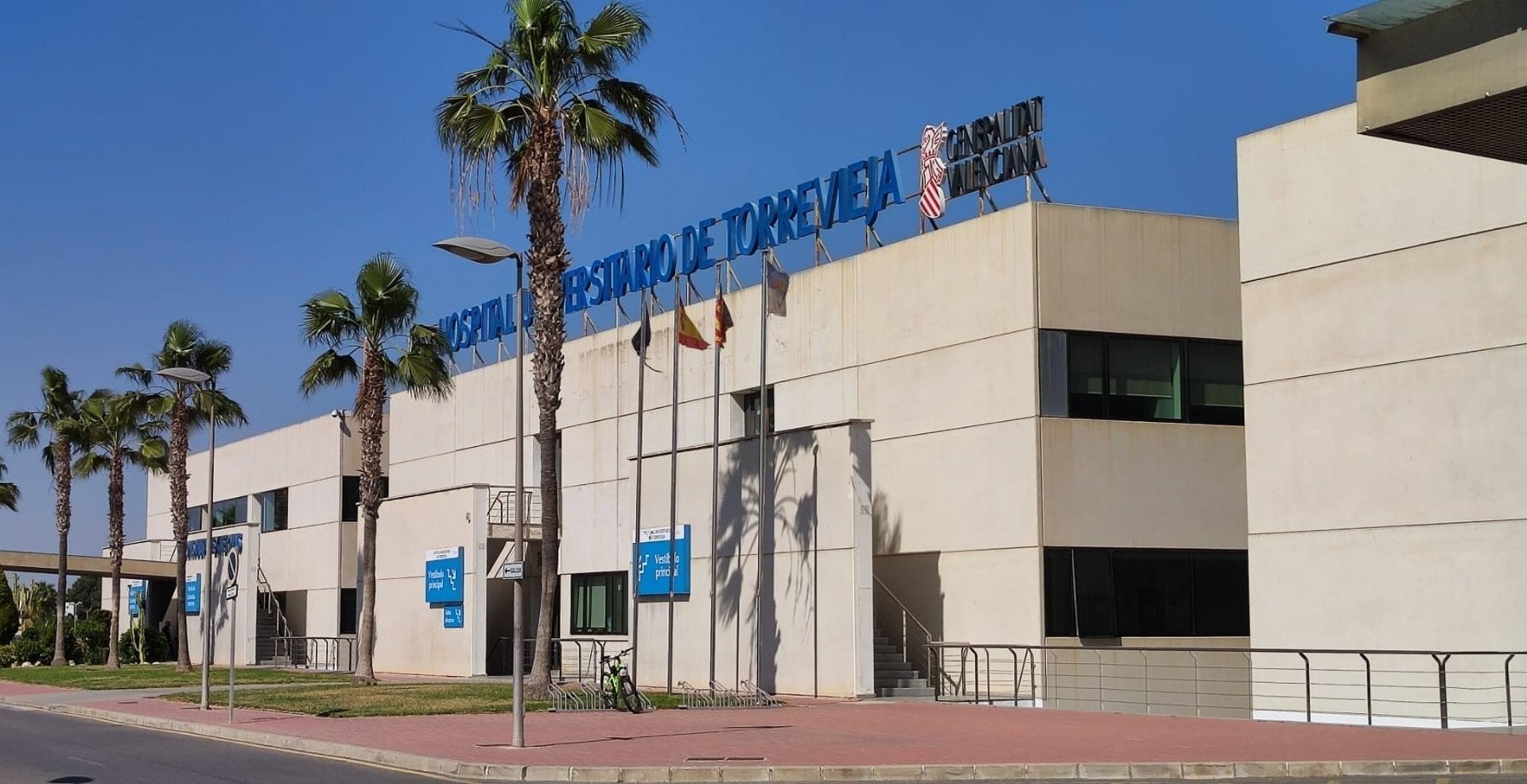 El TSJCV confirma la sentencia de un tribunal de Elche que derivó en la suspensión de un médico de Torrevieja que se negó a atender a pacientes El TSJCV confirma la sentencia de un tribunal de Elche que derivó en la suspensión de un médico de Torrevieja que se negó a atender a pacientes