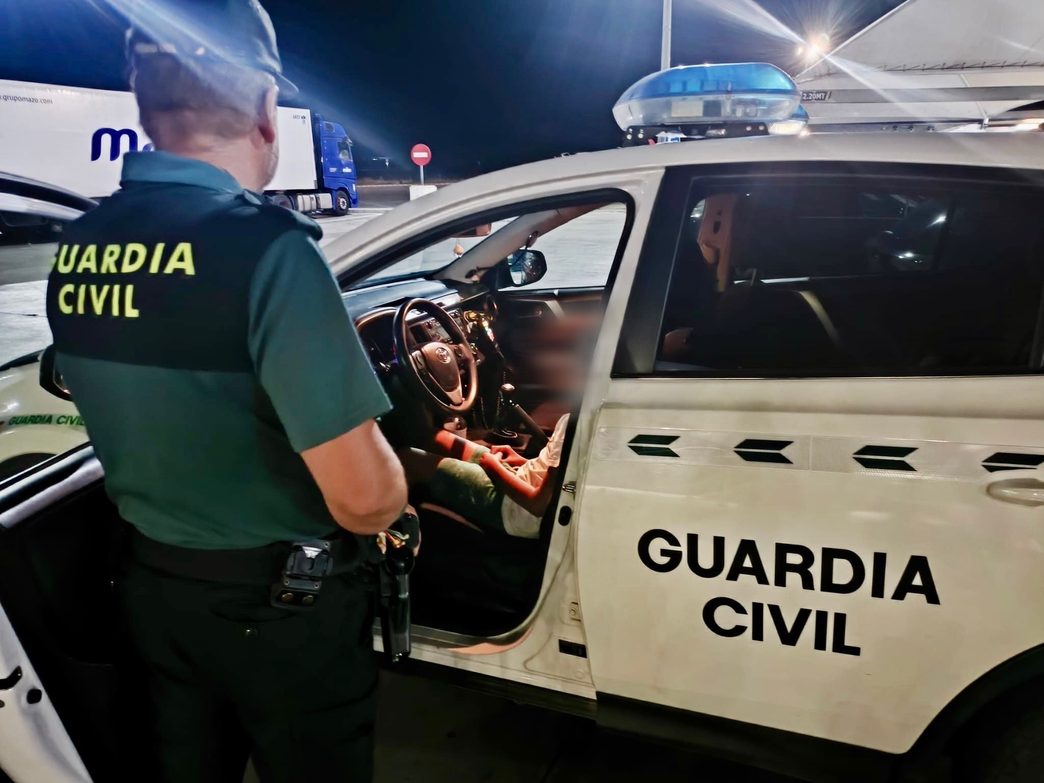 El increíble despiste de una familia: dejan a su hijo de 10 años en una gasolinera y se dan cuenta 140 kilómetros después El increíble despiste de una familia: dejan a su hijo de 10 años en una gasolinera y se dan cuenta 140 kilómetros después
