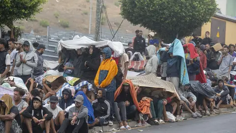 Varios inmigrantes en el municipio ceutí Varios inmigrantes en el municipio ceutí