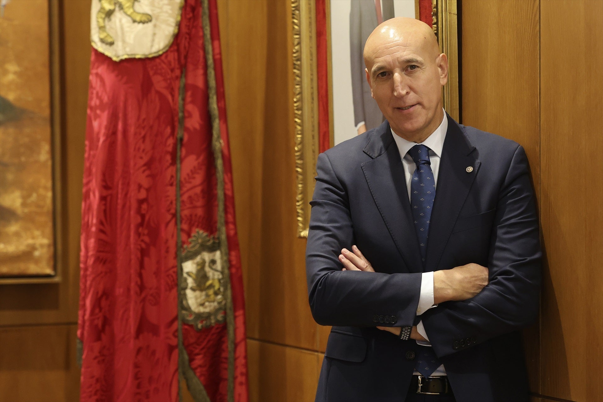 El alcalde de León, José Antonio Díez (PSOE), explica por qué acudirá a la concentración en apoyo a Ceuta: "Es una cuestión de solidaridad" El alcalde de León, José Antonio Díez (PSOE), explica por qué acudirá a la concentración en apoyo a Ceuta: "Es una cuestión de solidaridad"