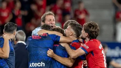 Osasuna suma 7 de 9 Ramis celebra la victoria con sus jugadores