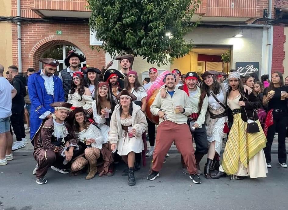 La Virgen del Camino calienta motores para sus fiestas con el Correbares y la Charanga Míticos La Virgen del Camino calienta motores para sus fiestas con el Correbares y la Charanga Míticos
