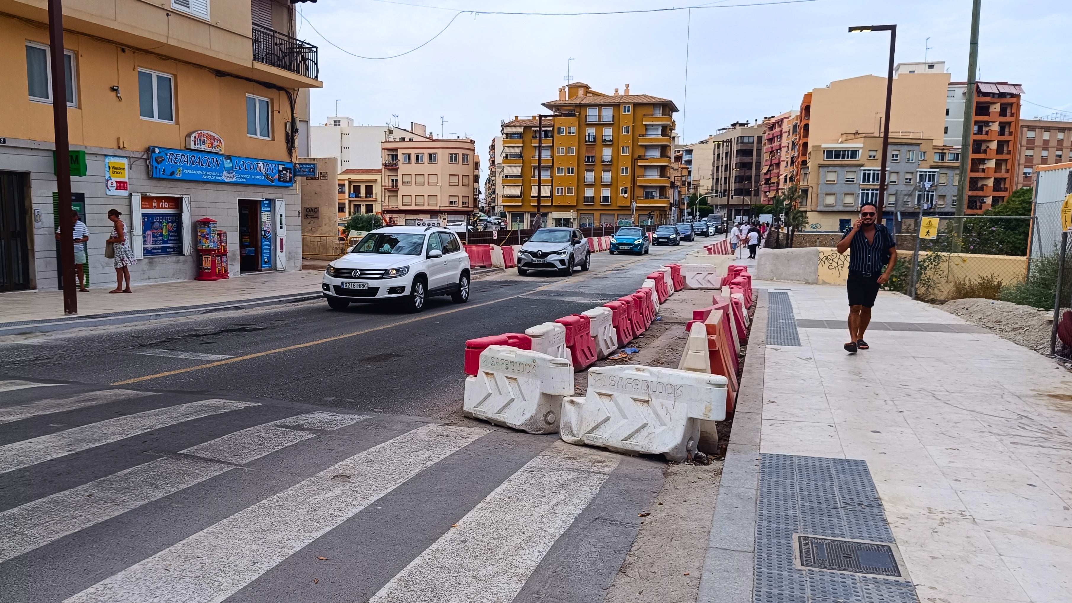 Nuevo corte de tráfico en dirección a Alicante tras el reinicio de las obras del puente sobre el río Amadorio de Villajoyosa Nuevo corte de tráfico en dirección a Alicante tras el reinicio de las obras del puente sobre el río Amadorio de Villajoyosa
