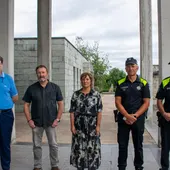 La alcaldesa de Errentería en el cementerio saqueado La alcaldesa de Errentería en el cementerio saqueado