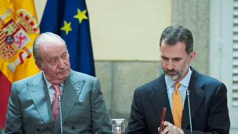 Imagen de archivo de Juan Carlos I junto al rey Felipe VI, aún siendo príncipe. Imagen de archivo de Juan Carlos I junto al rey Felipe VI, aún siendo príncipe.