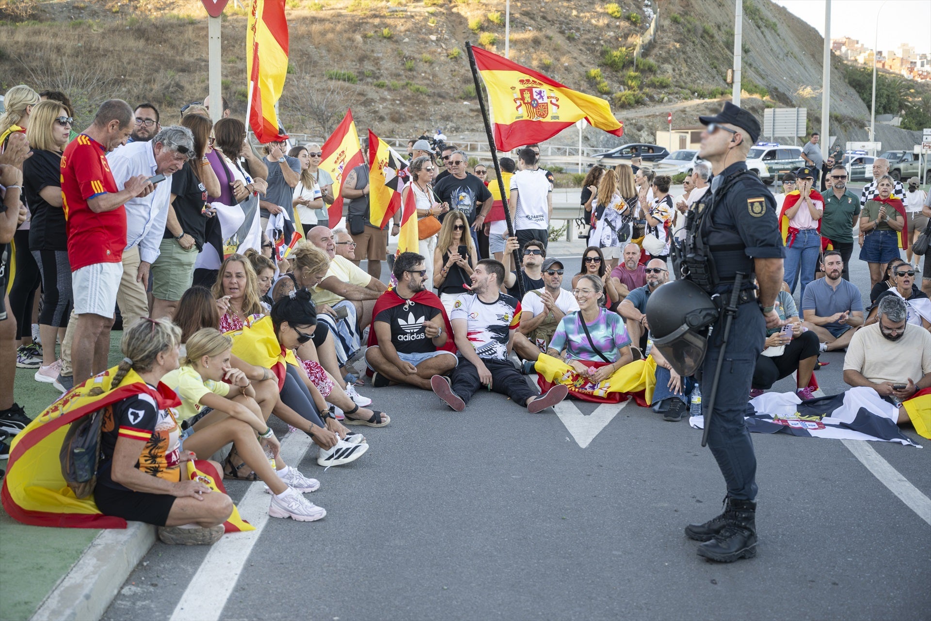 Los alcaldes del PSOE que desoyen a Ferraz y acudirán a las concentraciones en apoyo a Ceuta Los alcaldes del PSOE que desoyen a Ferraz y acudirán a las concentraciones en apoyo a Ceuta