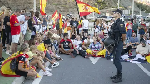 Decenas de personas durante una manifestación pacífica, a 29 de agosto de 2026, en Ceuta (España). Decenas de personas durante una manifestación pacífica, a 29 de agosto de 2026, en Ceuta (España).